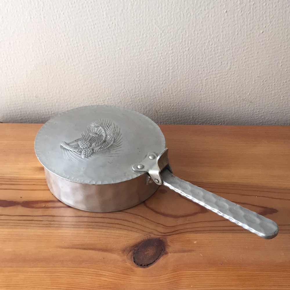 Vintage Everlast Aluminum Silent Butler Pan Decor